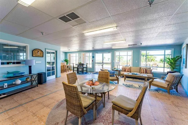 a view of a tennis court