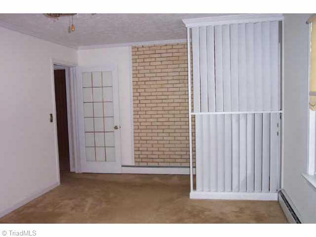 423 Shoals Road Pinnacle, NC 27043 - Photo 4 of 9 Other. Living Room Entry
