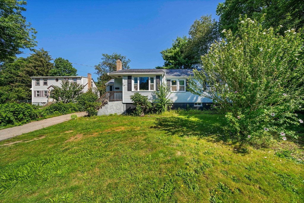 52 Bartlett Road Randolph, MA 02368 - Photo 2 of 20 Gallery Image 2