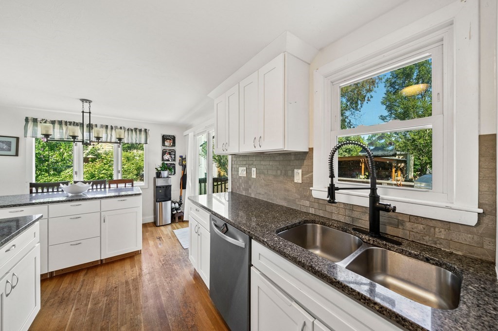 52 Bartlett Road Randolph, MA 02368 - Photo 6 of 20 Gallery Image 6
