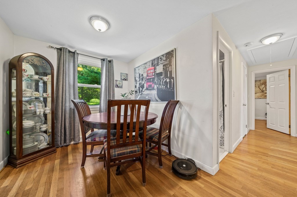 52 Bartlett Road Randolph, MA 02368 - Photo 10 of 20 Gallery Image 10