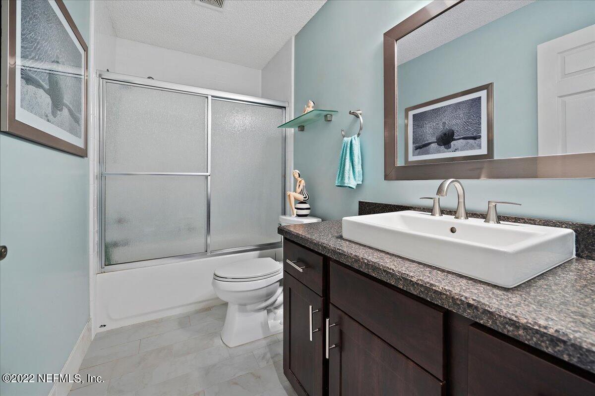 10080 Chesterton Road Jacksonville, FL 32246 - Photo 13 of 17 Bathroom