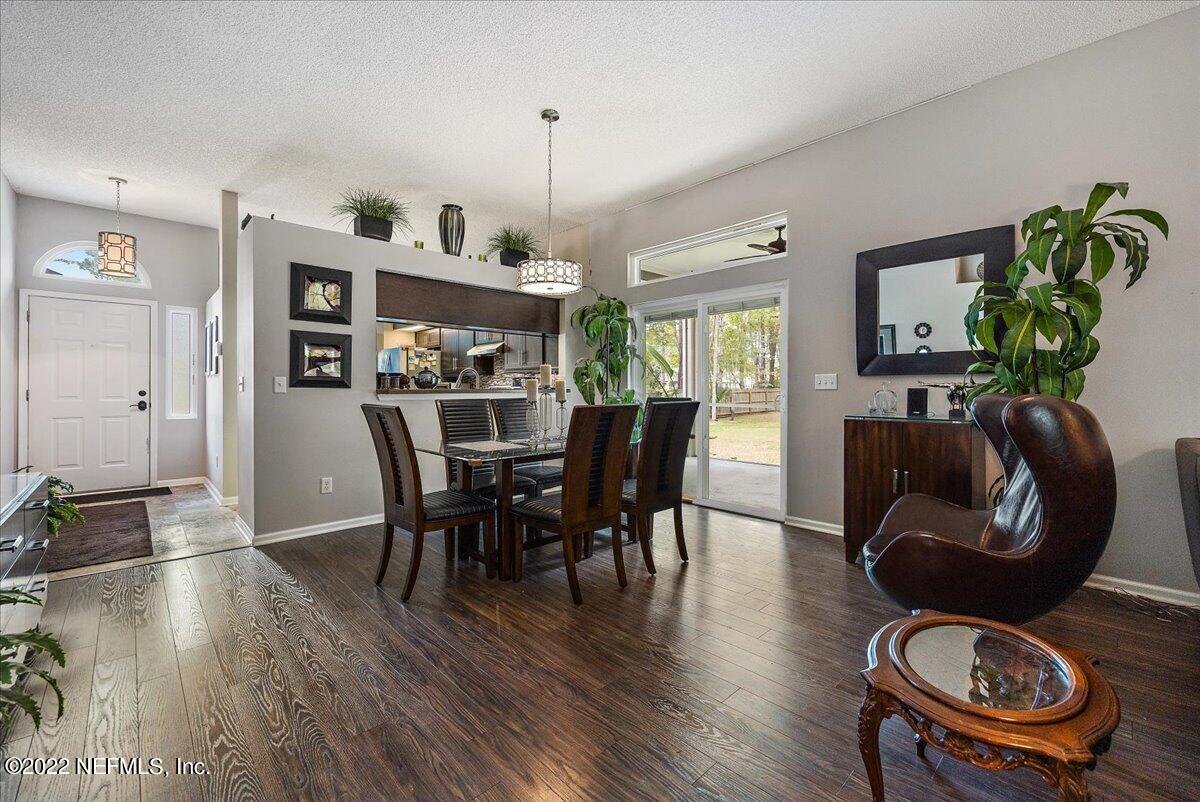 10080 Chesterton Road Jacksonville, FL 32246 - Photo 10 of 17 Dining Room to Kitchen