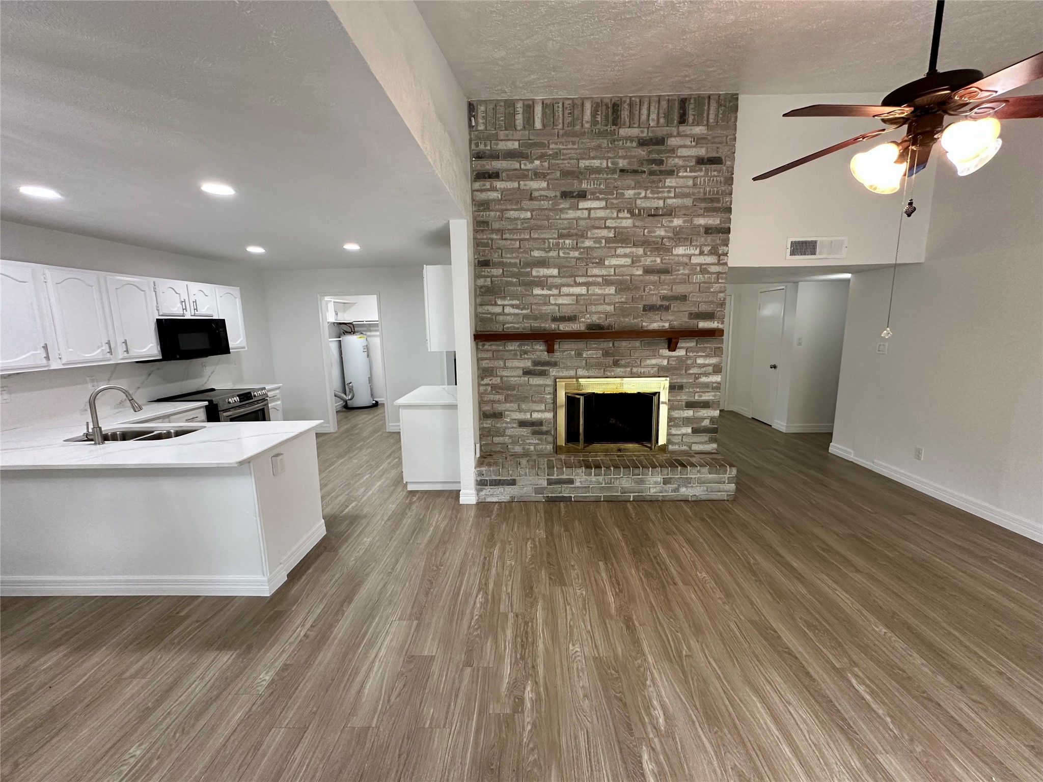 22722 Hawkwood Drive Spring, TX 77373 - Photo 5 of 30