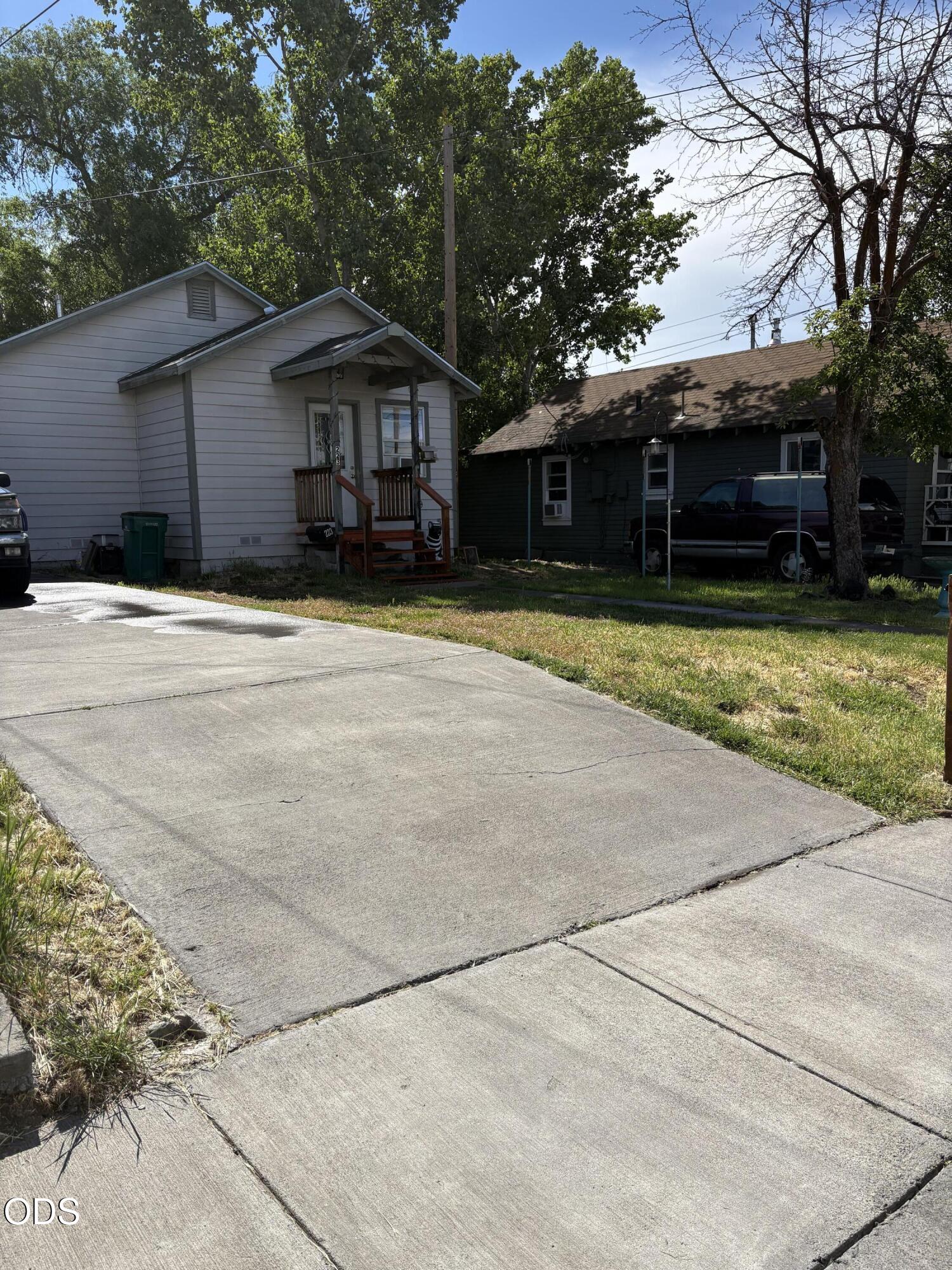 223 Mortimer Street Klamath Falls, OR 97601 - Photo 4 of 29