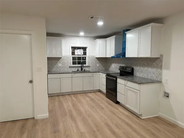 $220,000 | 909 Jerry Mashek Drive, West, TX 76691