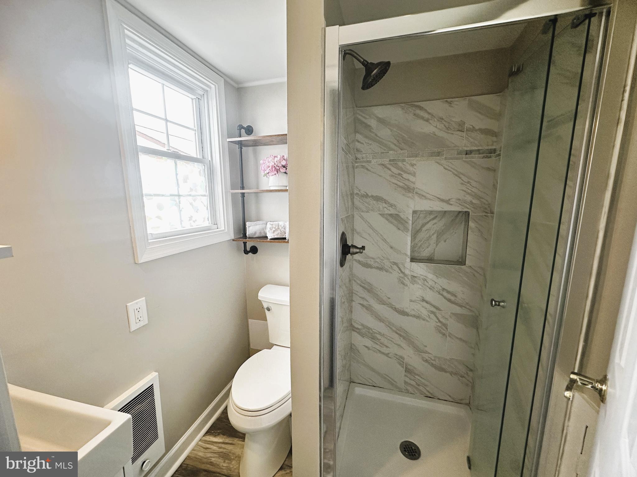 431 Shore Drive Edgewater, MD 21037 - Photo 32 of 53 Full bathroom on upper level