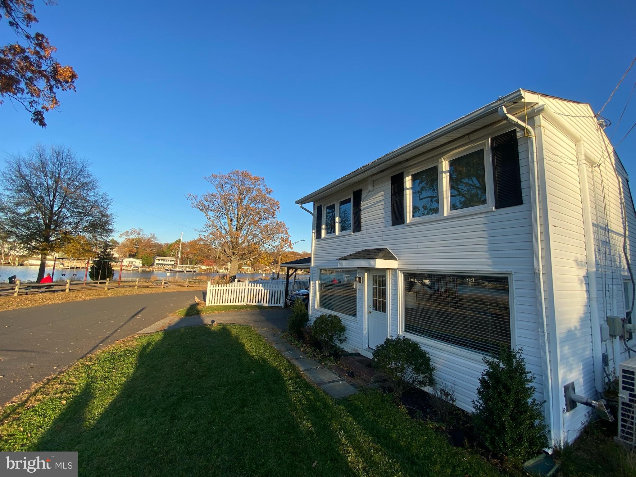 431 Shore Drive Edgewater, MD 21037 - Photo 4 of 53