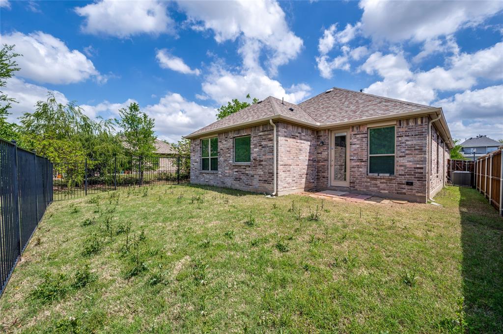 8089 Rabbit Drive Frisco, TX 75034 - Photo 5 of 37 privacy back yard