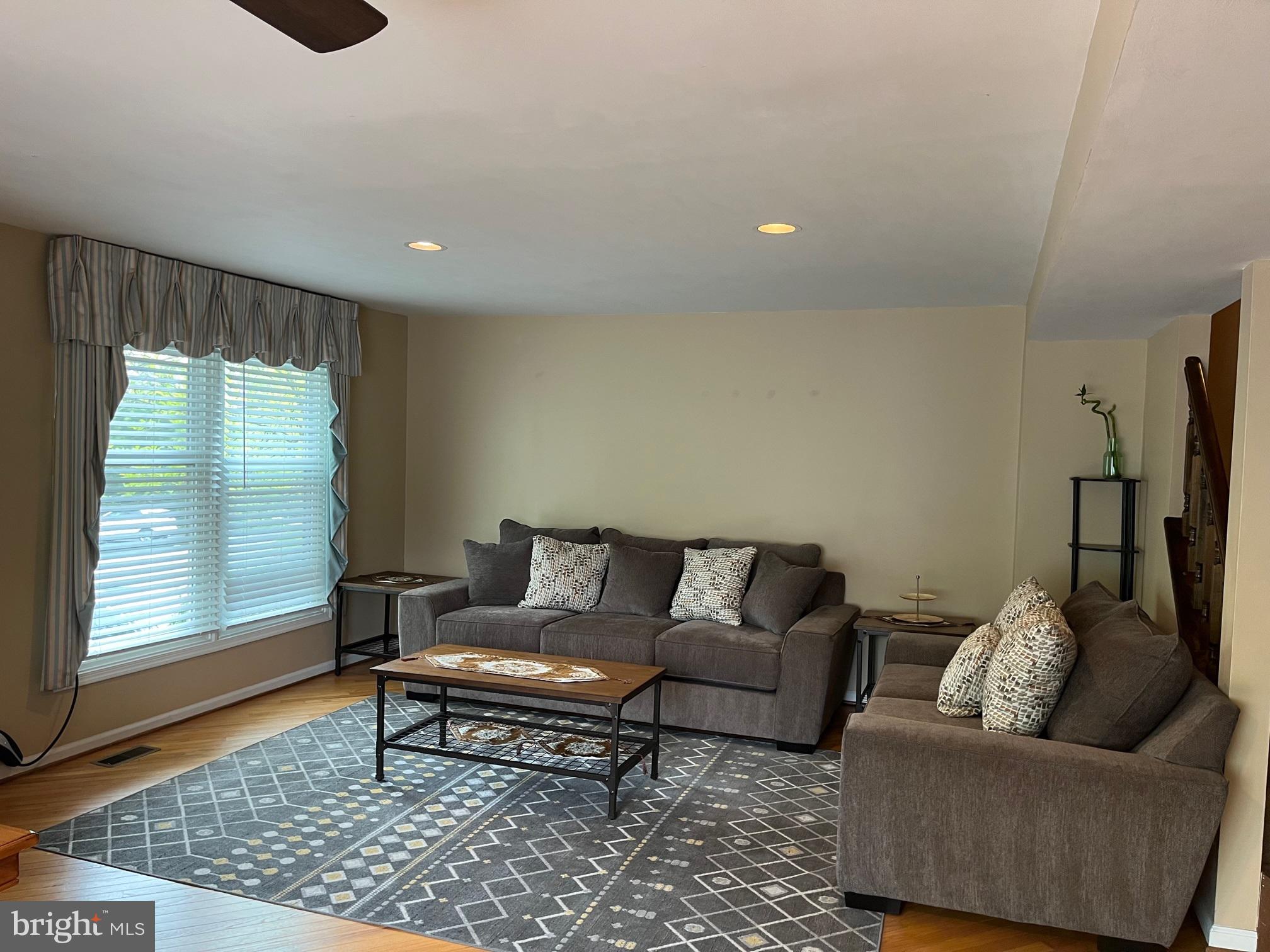 93 Beacon Square Chesterbrook, PA 19087 - Photo 3 of 17 Living room