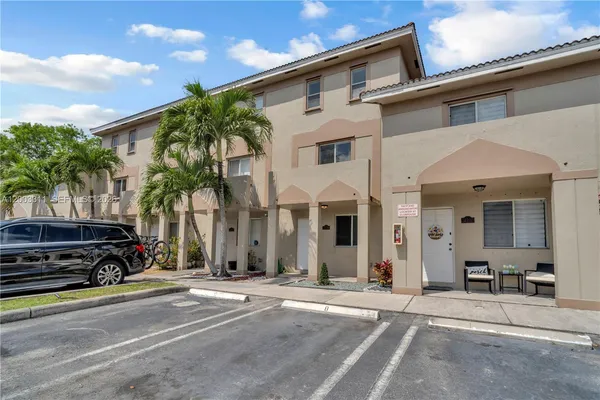 $2,600 | 14226 Northwest 17th Avenue, Unit 14226, Opa-Locka, FL 33054