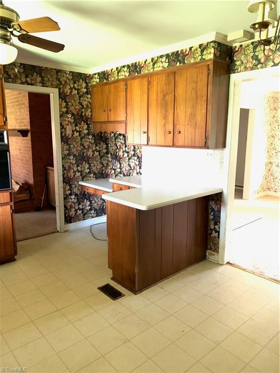 8532 Highway 700 Ruffin, NC 27326 - Photo 4 of 13 Kitchen