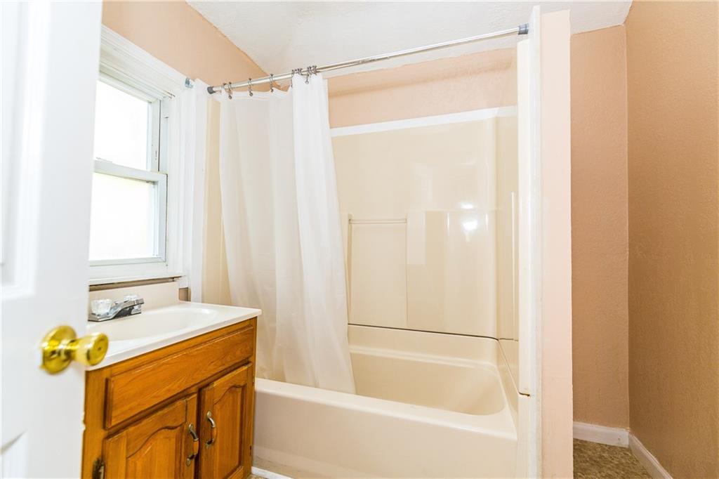 409 Grove Street McKees Rocks, PA 15136 - Photo 16 of 23 Full Bathroom Upstairs
