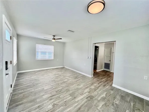 $1,700 | 107 West Minnehaha Street, Tampa, FL 33604