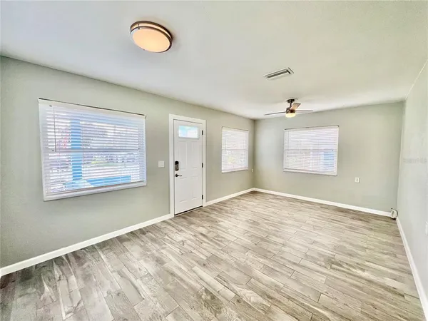 $1,700 | 107 West Minnehaha Street, Tampa, FL 33604