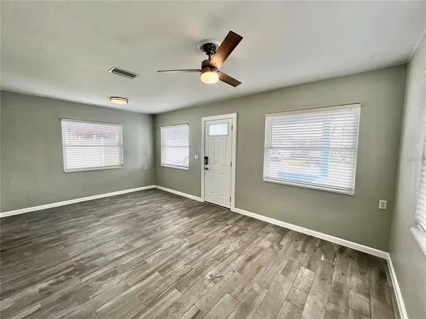 $1,700 | 107 West Minnehaha Street, Tampa, FL 33604