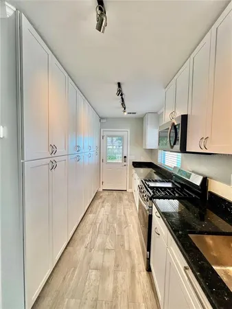 $1,700 | 107 West Minnehaha Street, Tampa, FL 33604
