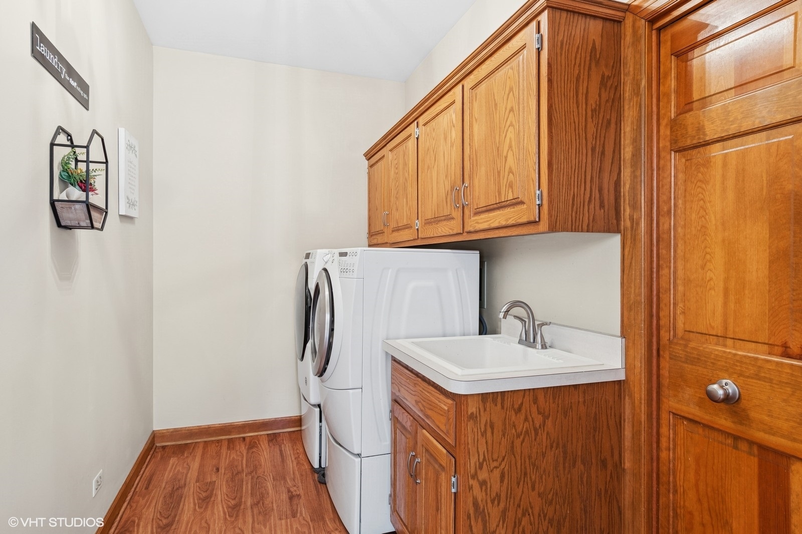 727 Mesa Drive Naperville, IL 60565 - Photo 22 of 31 a bathroom with a sink and a mirror