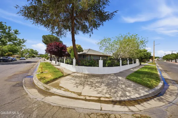 $499,900 | 37945 26th Street East, Palmdale, CA 93550