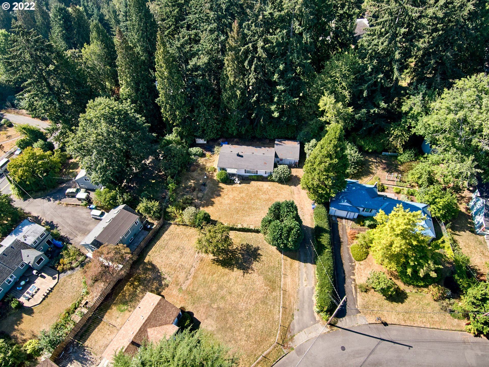 9155 Southwest 23rd Drive Portland, OR 97219 - Photo 16 of 32 Gallery Image 16