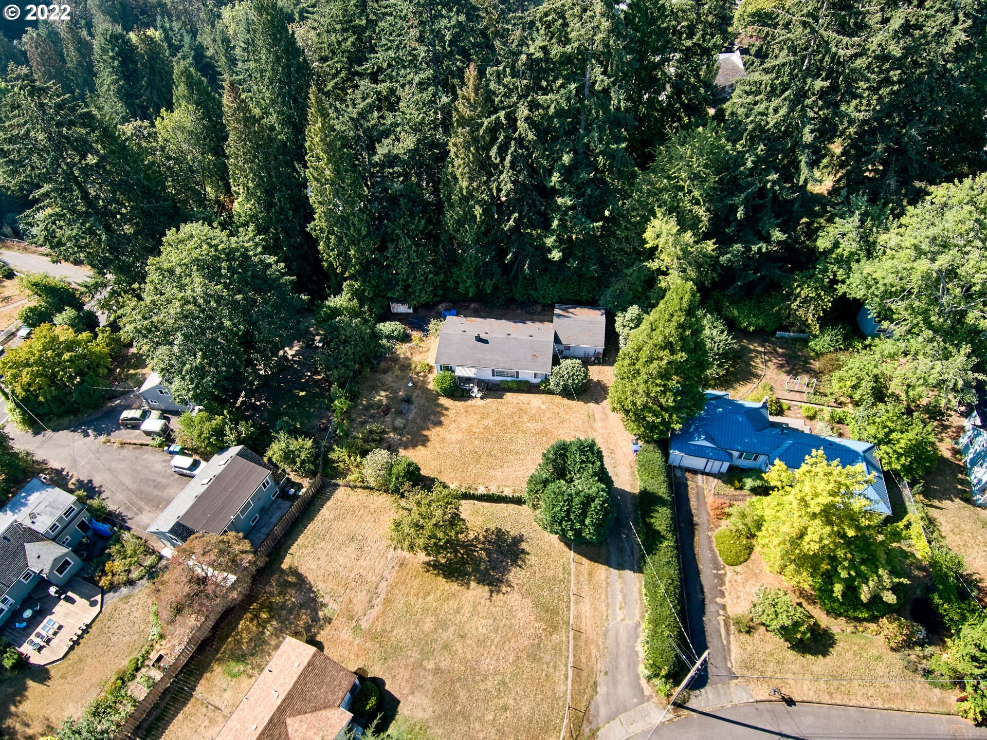 9155 Southwest 23rd Drive Portland, OR 97219 - Photo 17 of 32 Gallery Image 17