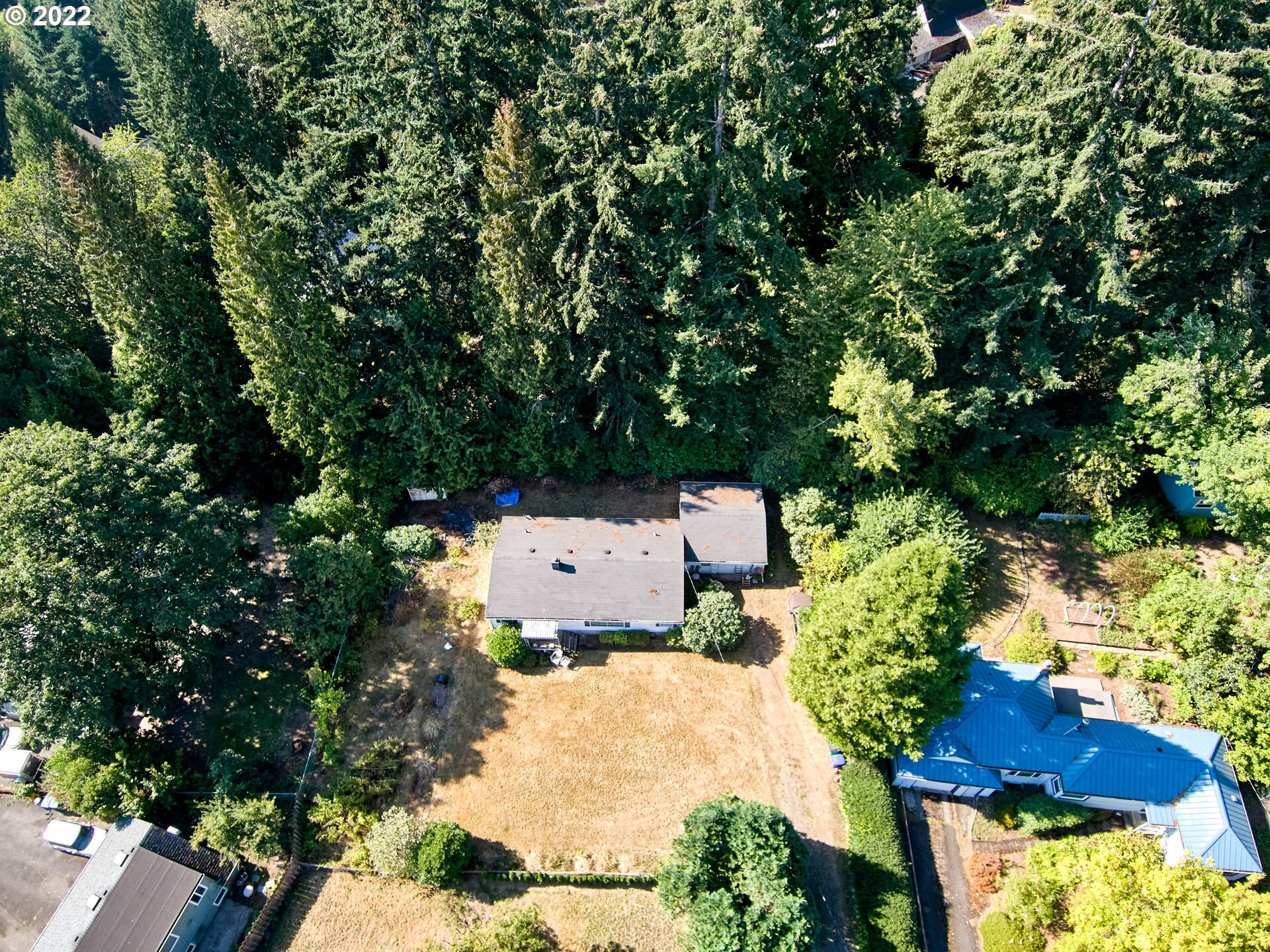 9155 Southwest 23rd Drive Portland, OR 97219 - Photo 18 of 32 Gallery Image 18