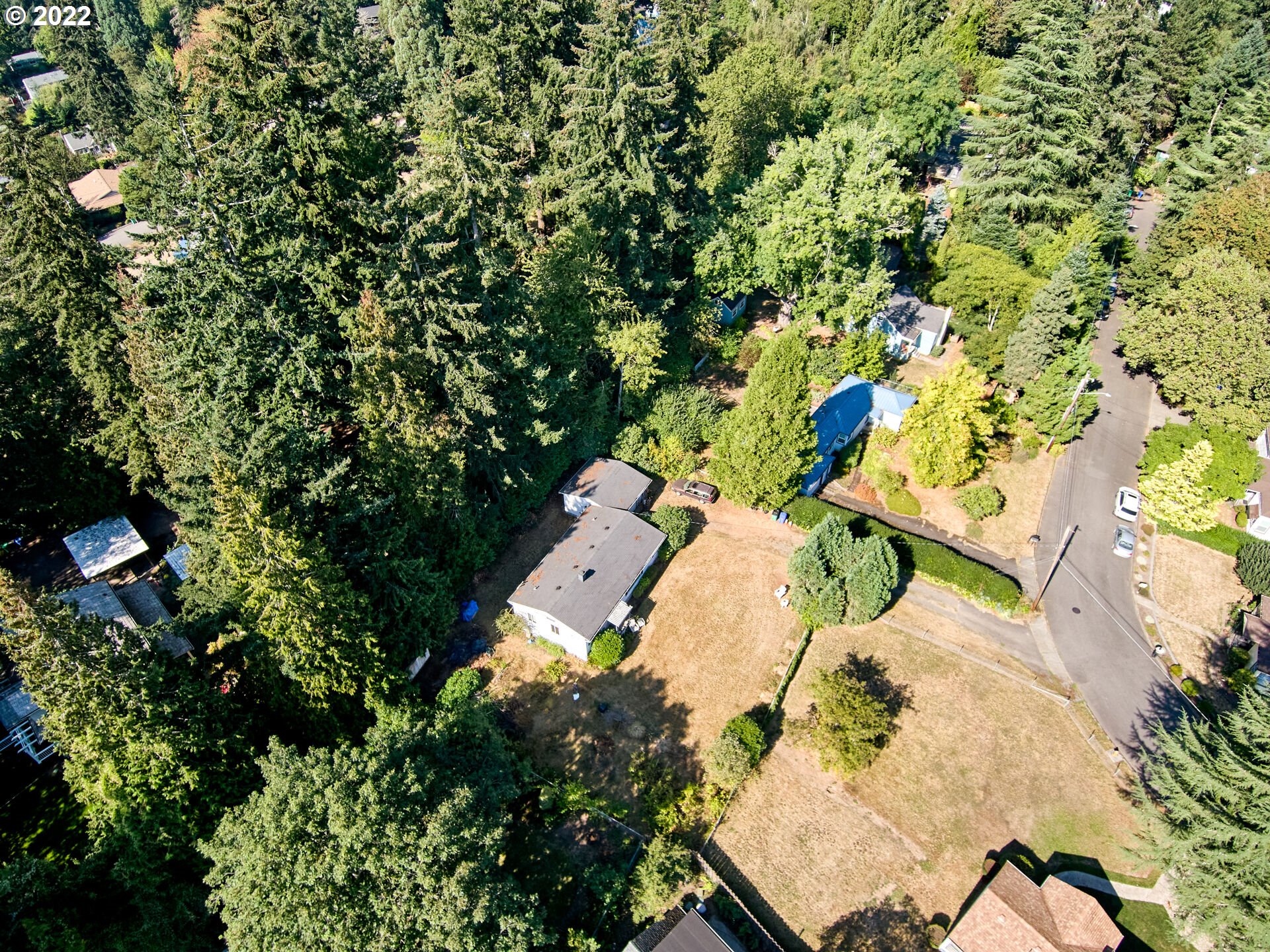 9155 Southwest 23rd Drive Portland, OR 97219 - Photo 21 of 32 Gallery Image 21