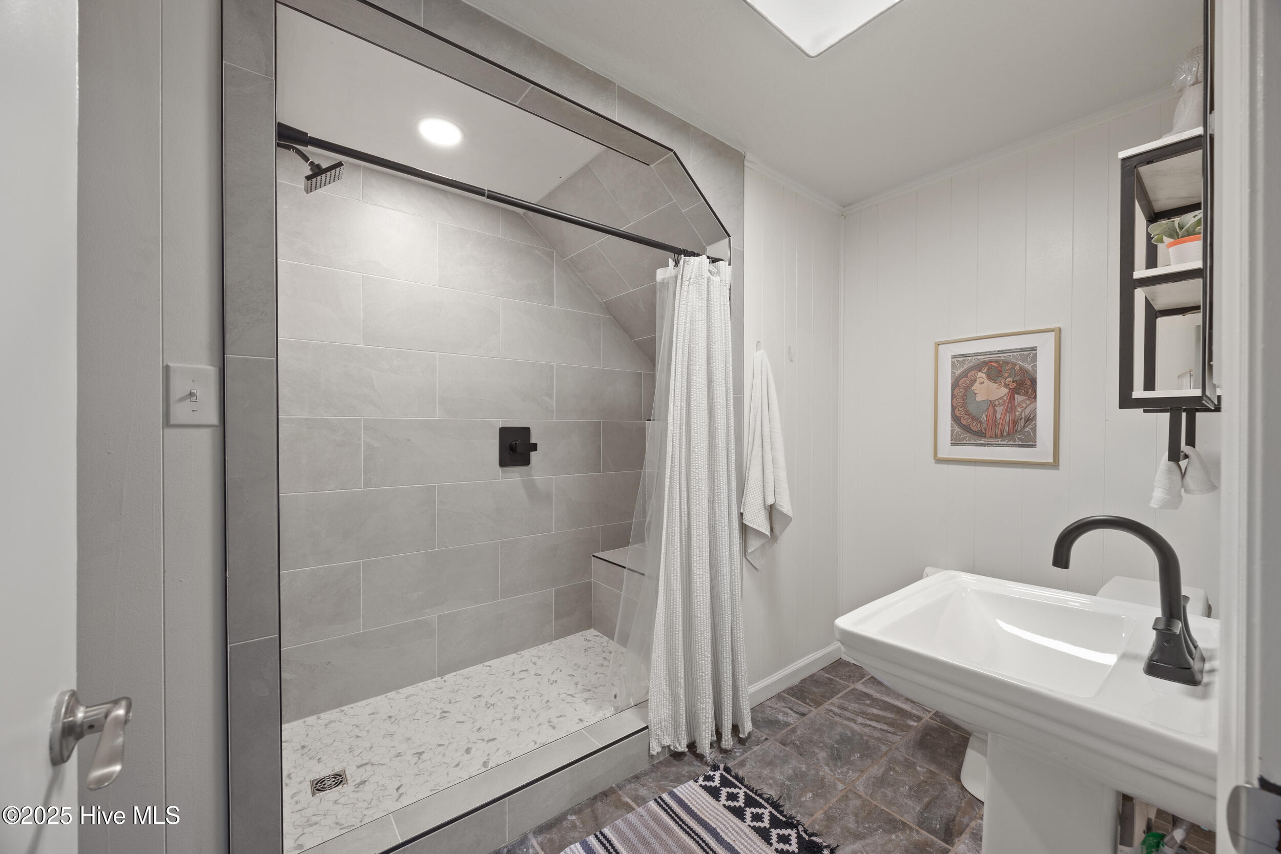 40 Inverness Road Pinehurst, NC 28374 - Photo 47 of 52 LOWER LEVEL FULL BATH