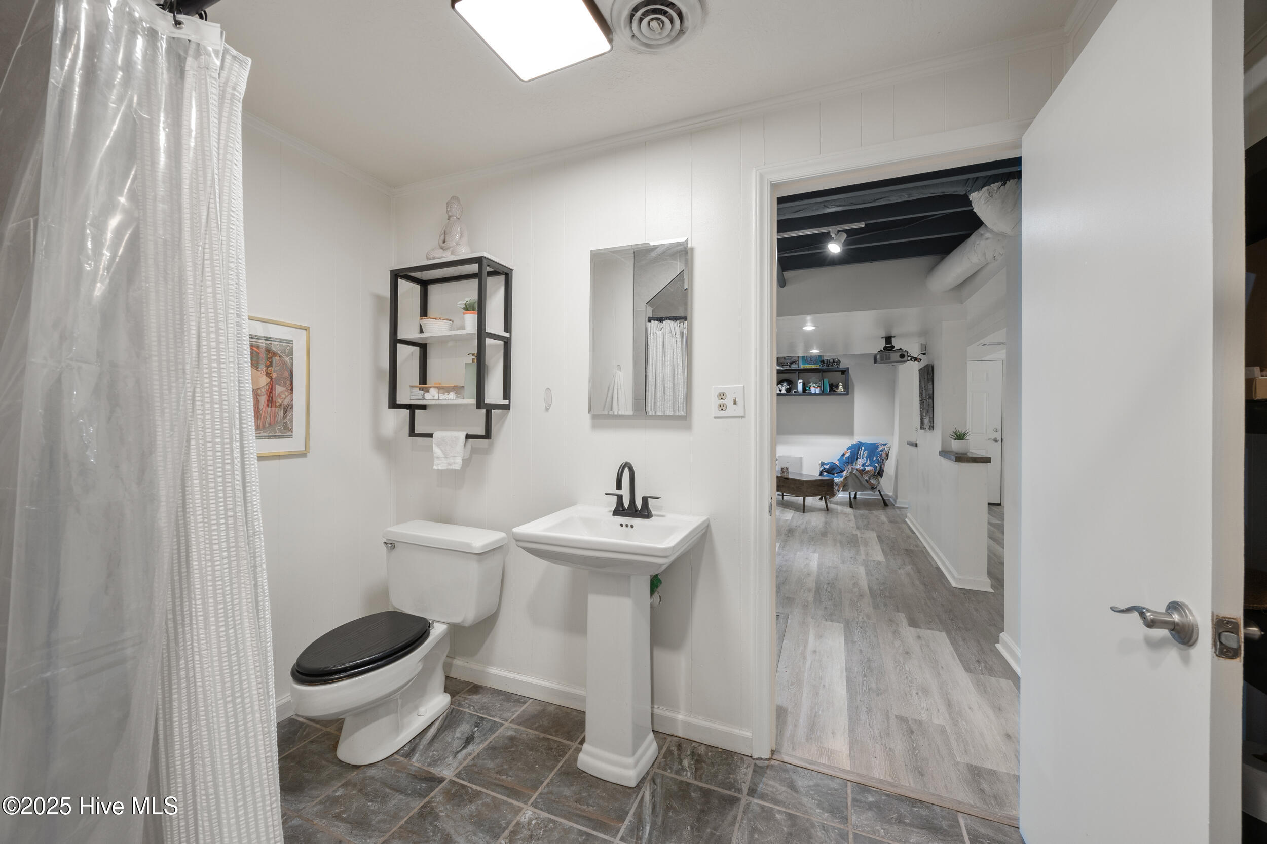 40 Inverness Road Pinehurst, NC 28374 - Photo 48 of 52 LOWER LEVEL FULL BATH