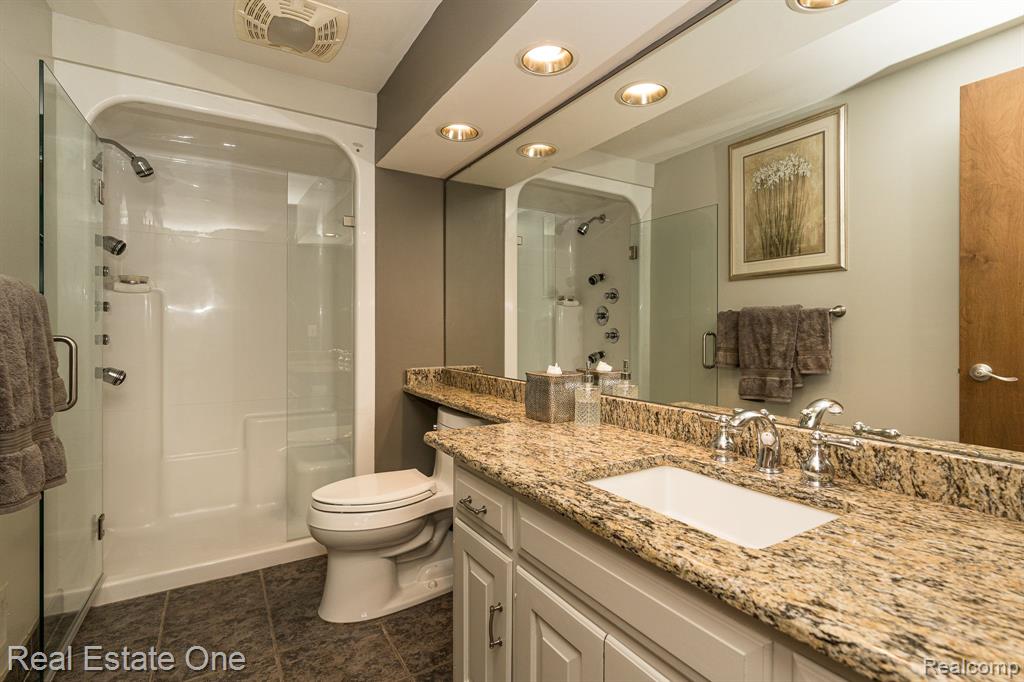 888 Green View Court Rochester Hills, MI 48307 - Photo 13 of 29