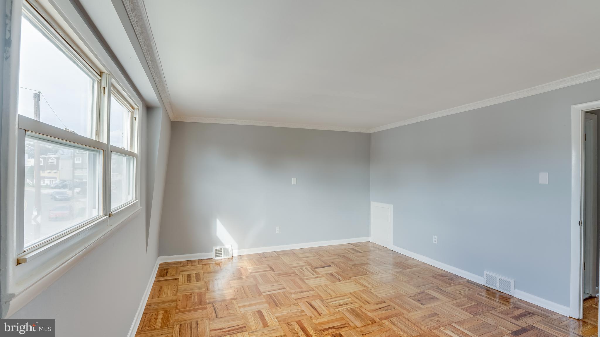 2813 Sebring Road Philadelphia, PA 19152 - Photo 10 of 28 Gallery Image 10