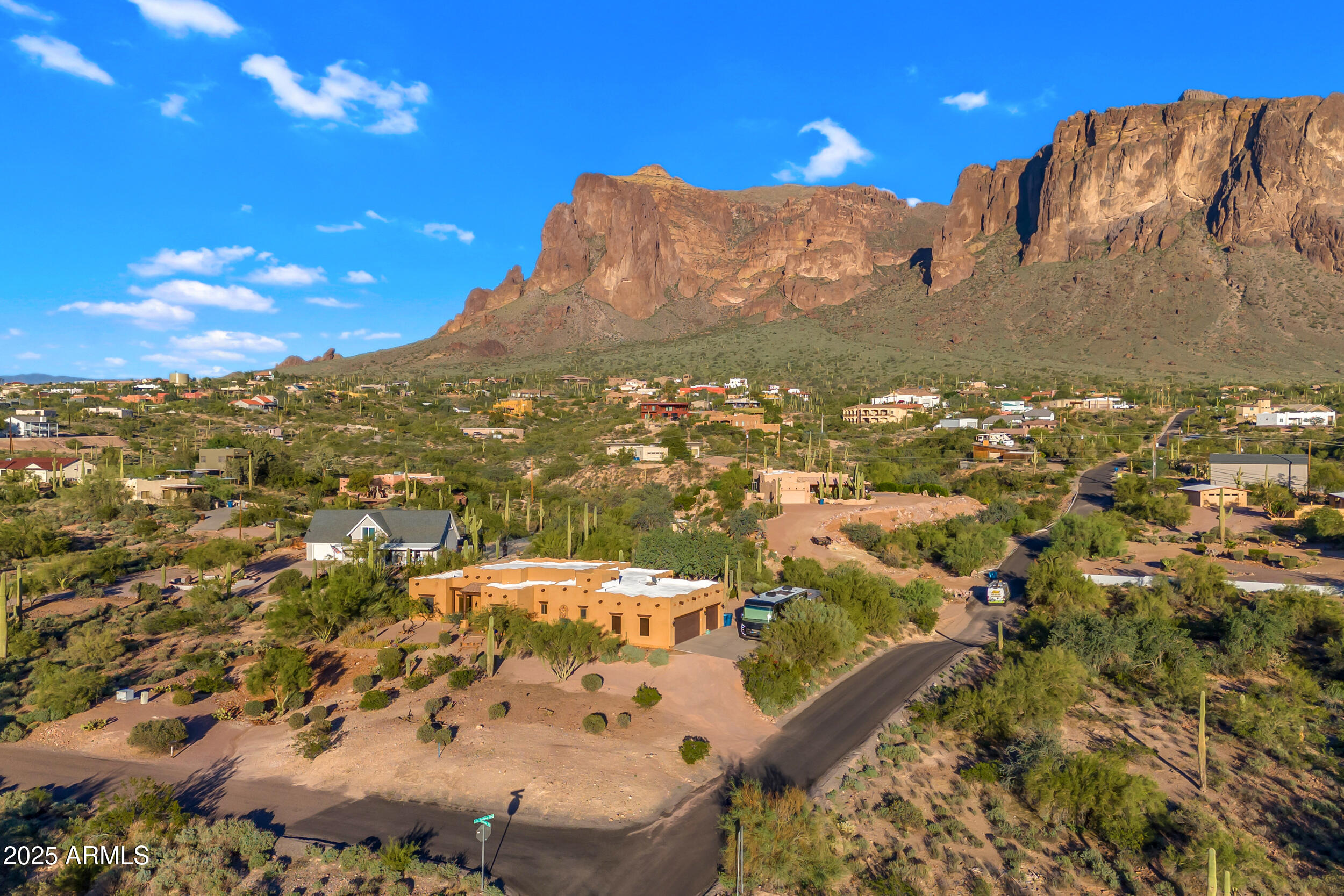 2443 North Sixshooter Road Apache Junction, AZ 85119 - Photo 9 of 87 271_a4m_tg