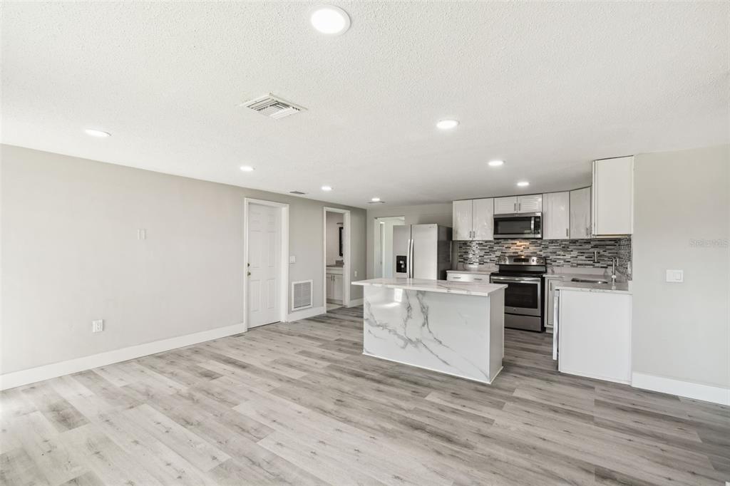 10831 Manchester Road Port Richey, FL 34668 - Photo 10 of 41 Gallery Image 10