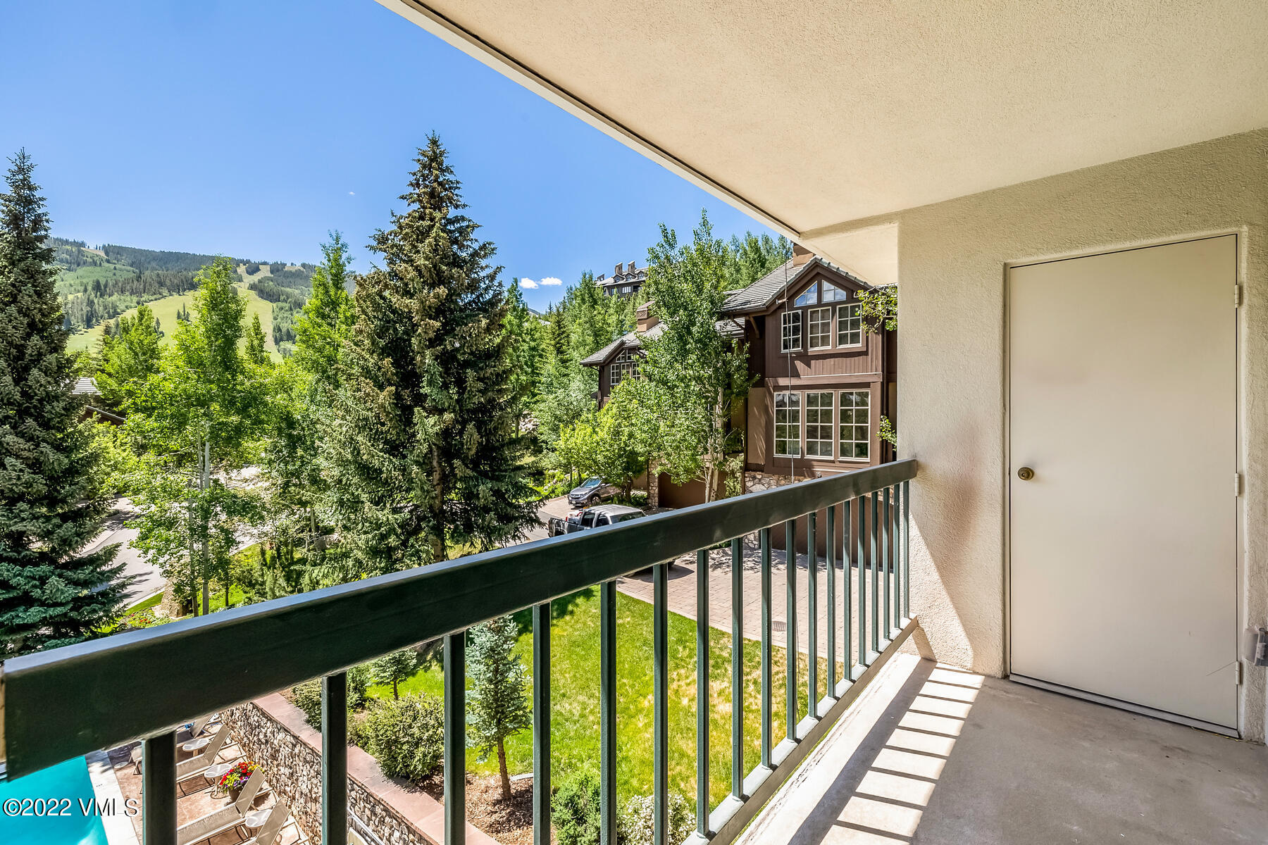 1120 Village Road, Unit 402 Beaver Creek, CO 81620 - Photo 8 of 46 a view of balcony with a pot