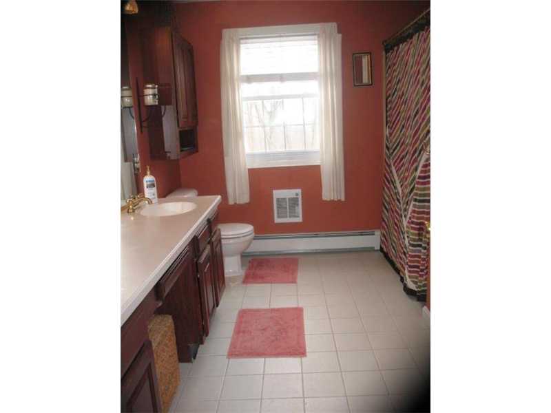 95 Swan Road Smithfield, RI 02917 - Photo 9 of 15 Bathroom.
