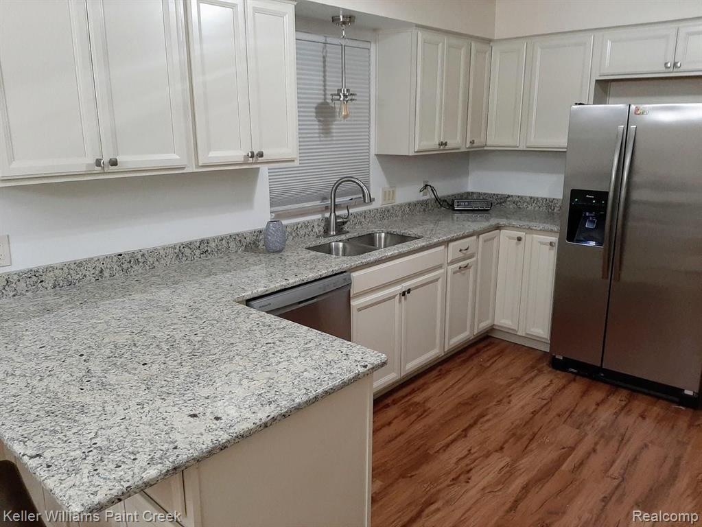 270 Chippewa Road Pontiac, MI 48341 - Photo 10 of 40