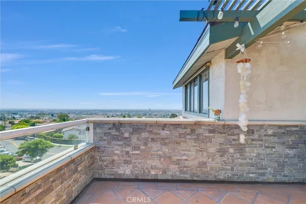 a view of terrace with sky view