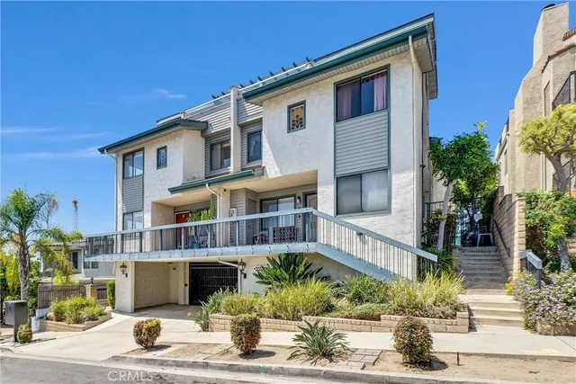 $4,200 | 2215 Molino Avenue, Unit B, Signal Hill, CA 90755