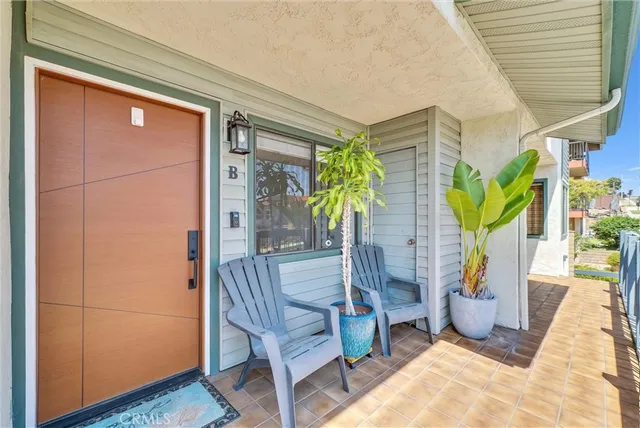$4,200 | 2215 Molino Avenue, Unit B, Signal Hill, CA 90755