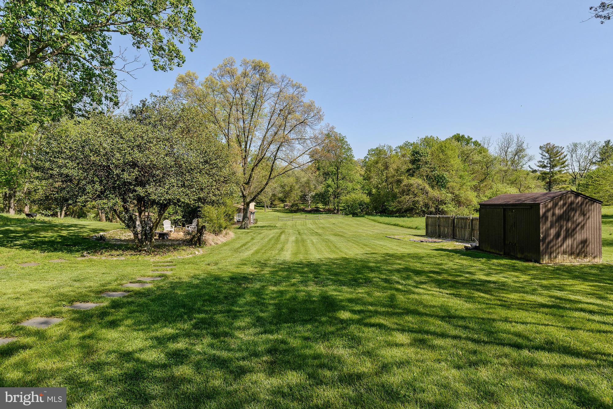 20901 Brooke Knolls Road Gaithersburg, MD 20882 - Photo 28 of 30 Exterior (Rear)