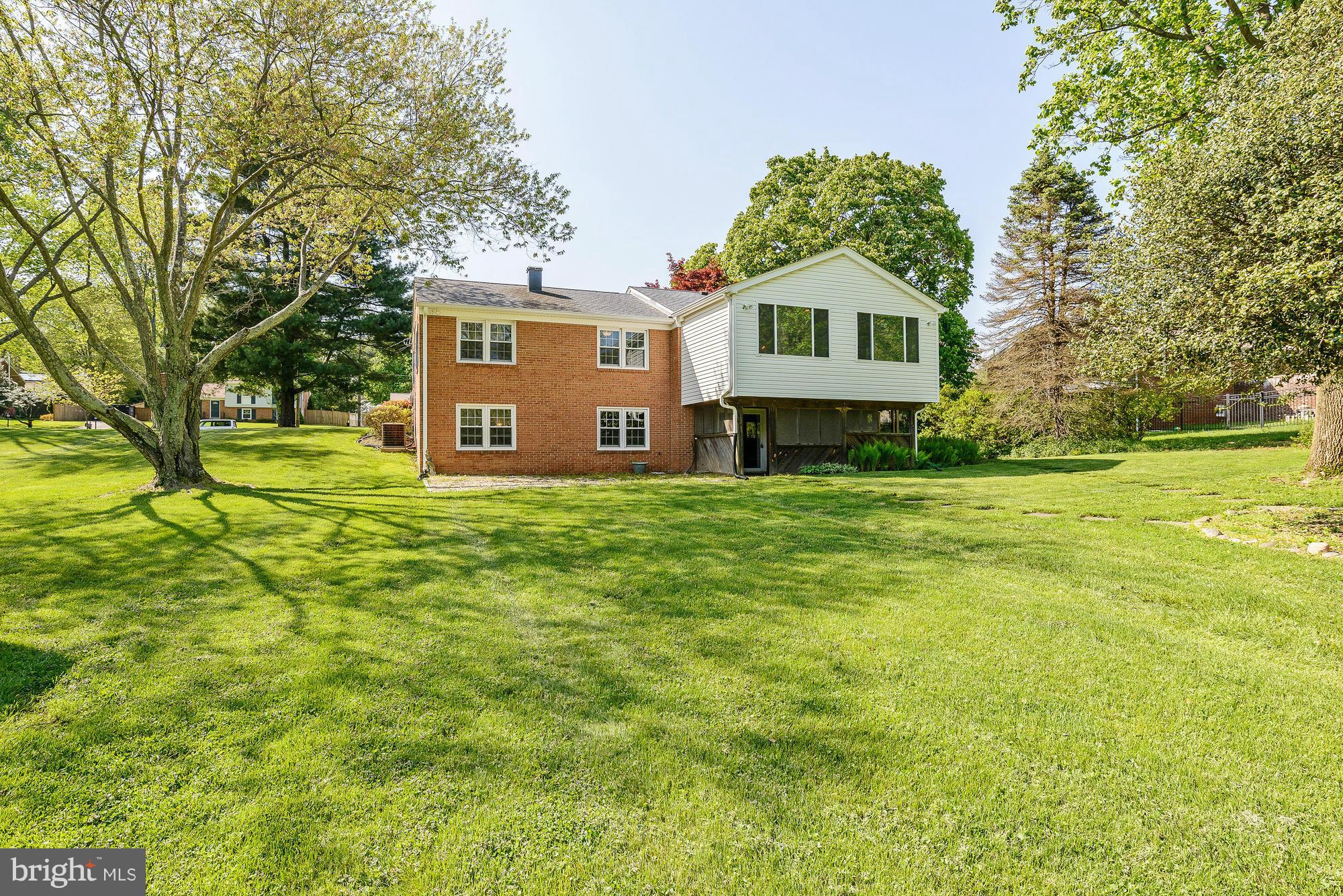 20901 Brooke Knolls Road Gaithersburg, MD 20882 - Photo 30 of 30 Exterior (Rear)