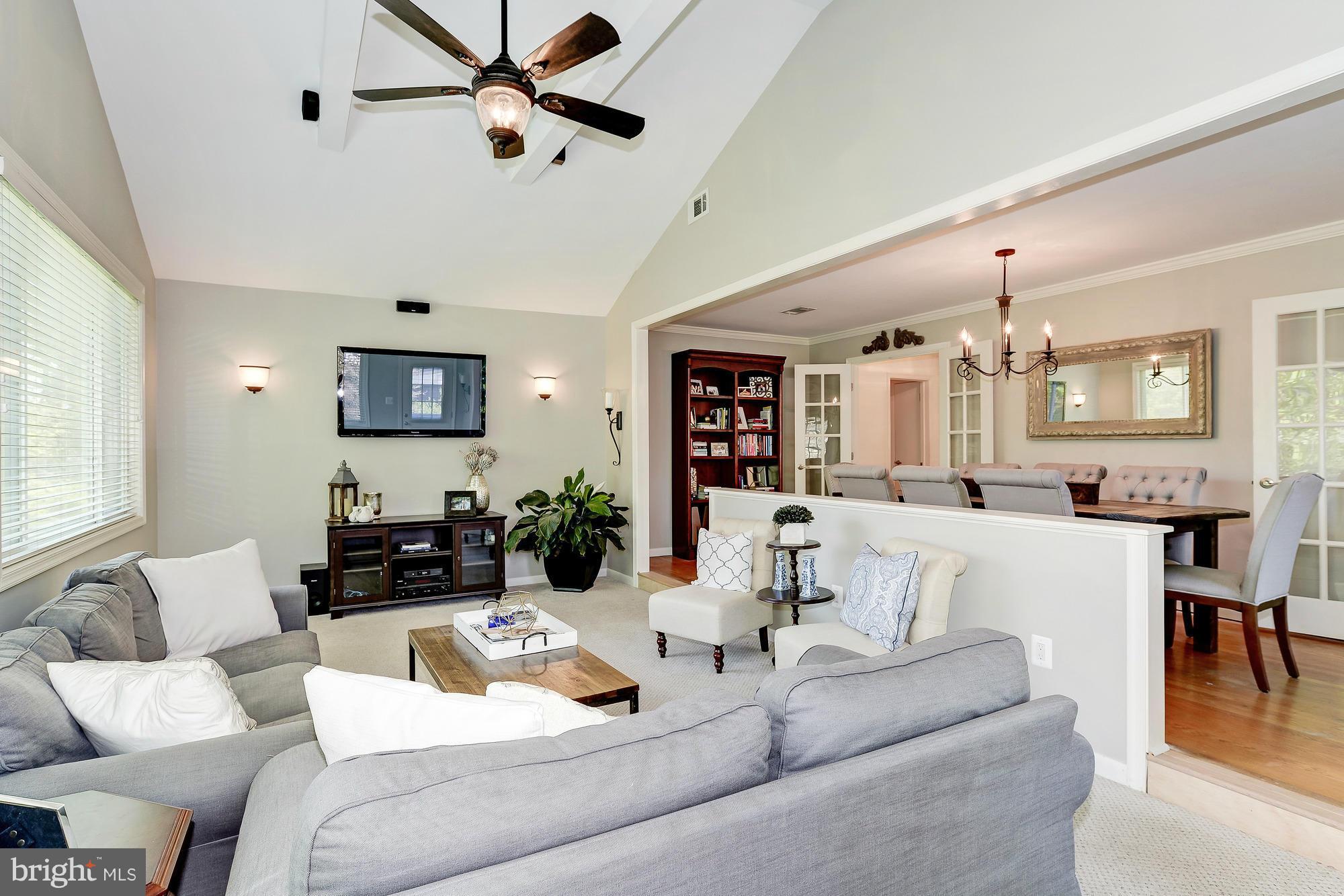 20901 Brooke Knolls Road Gaithersburg, MD 20882 - Photo 5 of 30 Living Room