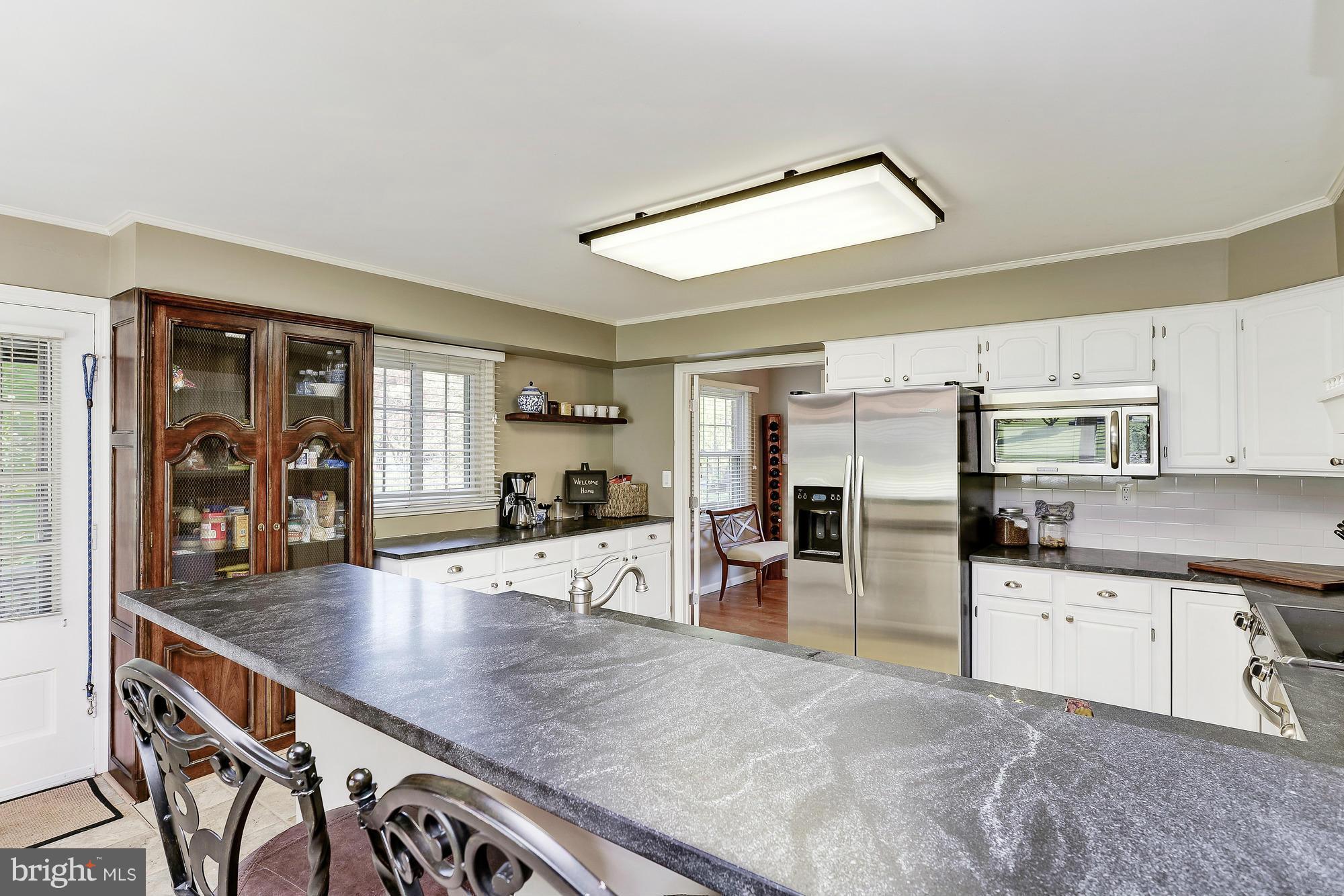 20901 Brooke Knolls Road Gaithersburg, MD 20882 - Photo 10 of 30 Kitchen
