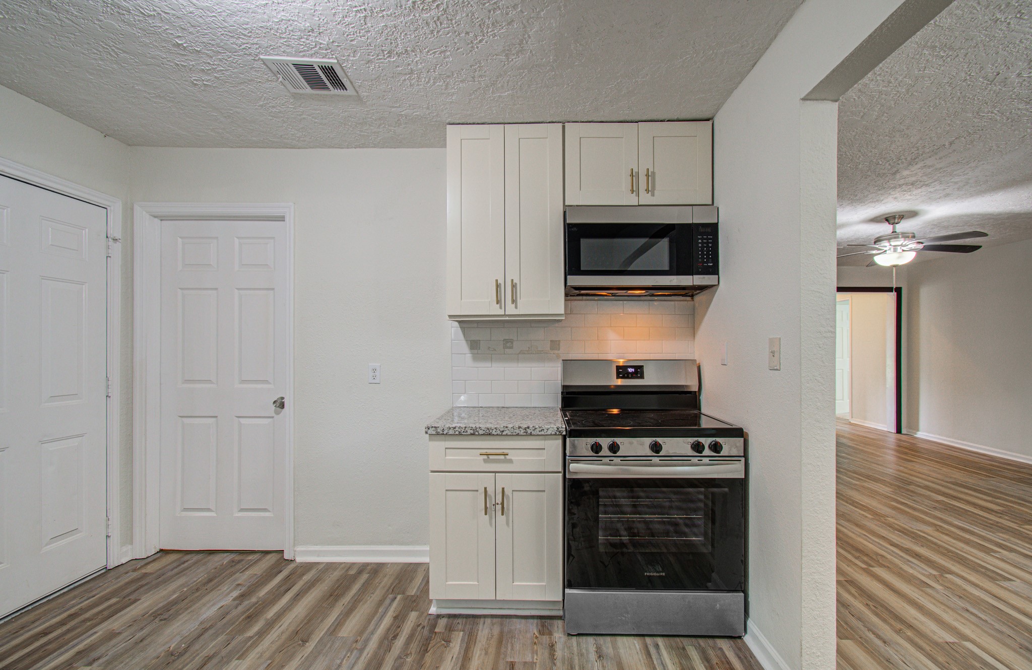 5634 Ridgeway Drive Houston, TX 77033 - Photo 26 of 42 Gallery Image 26