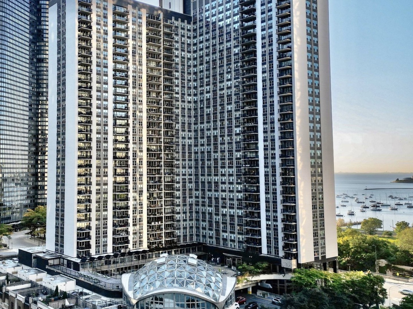 400 East Randolph Street, Unit 1804 Chicago, IL 60601 - Photo 28 of 28 a front view of a building