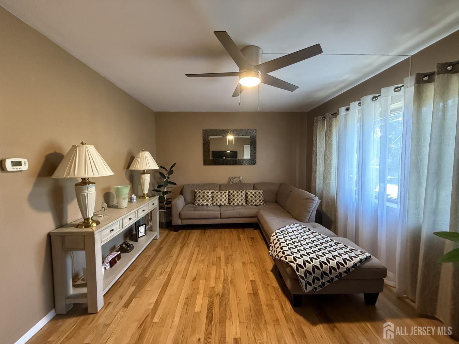 39 Stratford Road East Brunswick, NJ 08816 - Photo 4 of 26