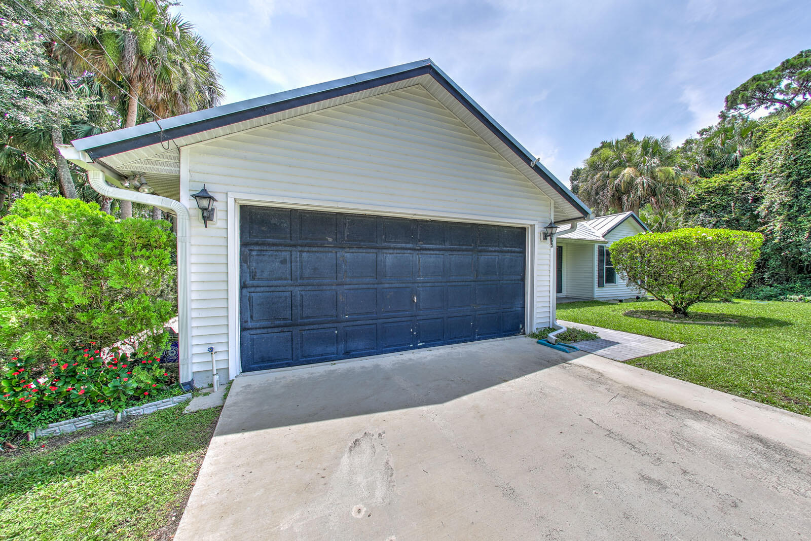 2365 Southwest Abner Road Port St. Lucie, FL 34953 - Photo 5 of 52 2 Car Garage