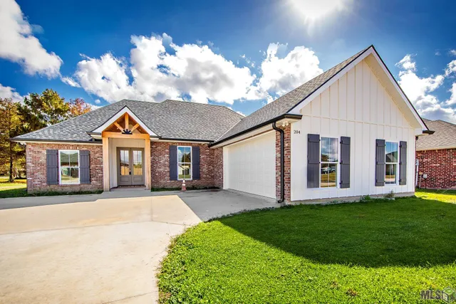 $405,000 | 204 Newsom Drive, Houma, LA 70360