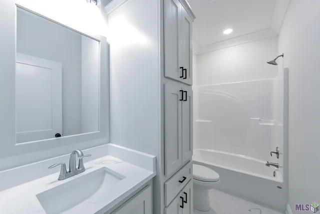 $405,000 | 204 Newsom Drive, Houma, LA 70360