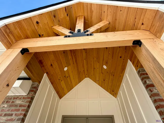 $405,000 | 204 Newsom Drive, Houma, LA 70360